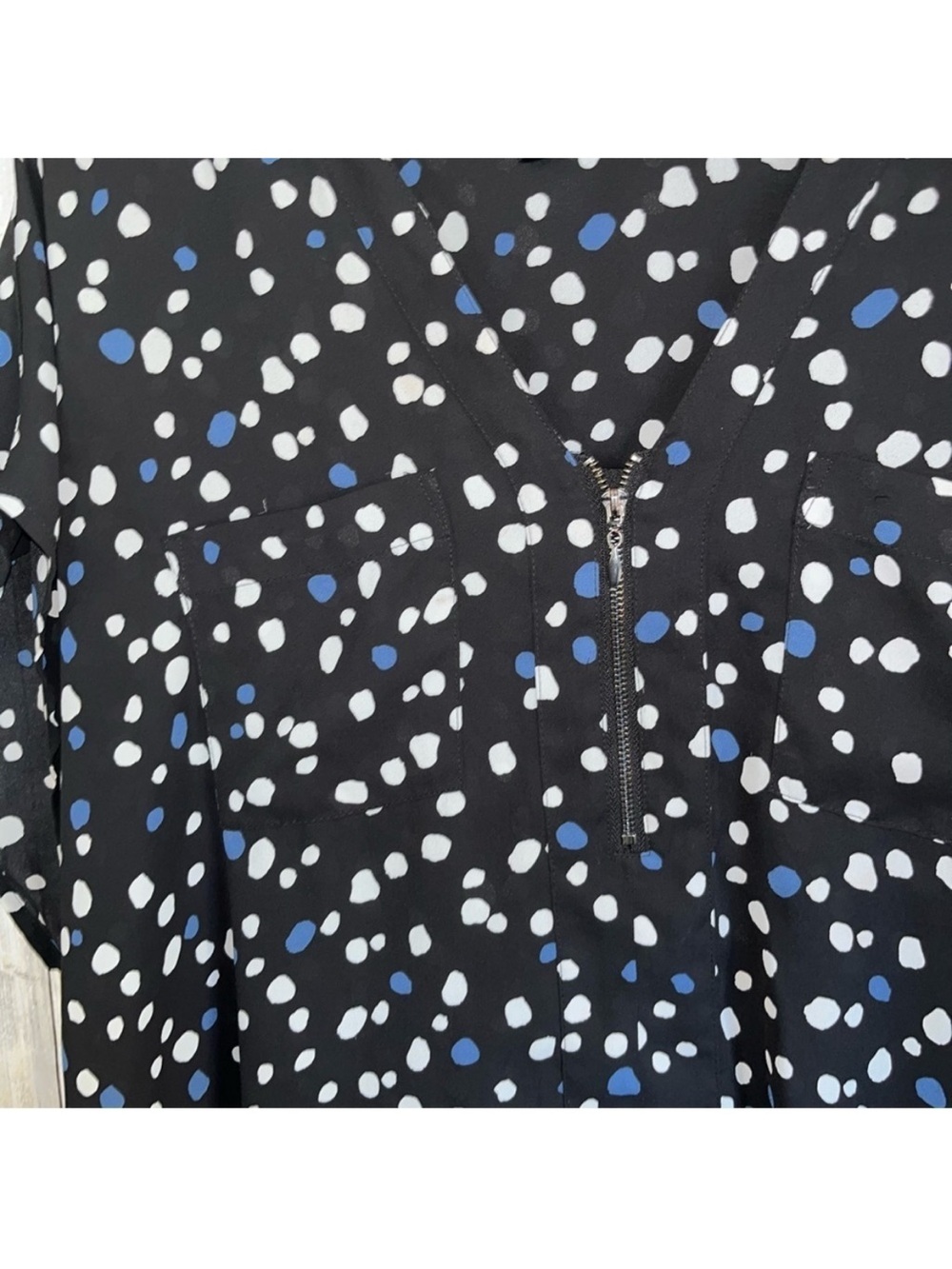 Torrid Black Blue Polka Dot Georgette Blouse Zip Front Dolman Sleeve 2X Plus - Picture 5 of 8